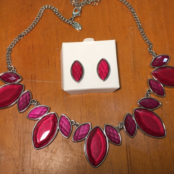 SALE Charming Charlie Statement necklace & earring - Picture 1 of 6